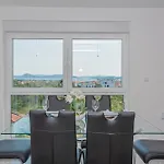 Appartement Vasilj Dein Eigener Pool Oder Dein Eigener Whirlpool Mit Aussicht, Dein Urlaub, Deine Privatsphaere, Deine Wahl