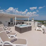Appartement Vasilj Dein Eigener Pool Oder Dein Eigener Whirlpool Mit Aussicht, Dein Urlaub, Deine Privatsphaere, Deine Wahl Vodice