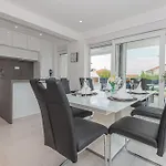 Vasilj Dein Eigener Pool Oder Dein Eigener Whirlpool Mit Aussicht, Dein Urlaub, Deine Privatsphaere, Deine Wahl Vodice