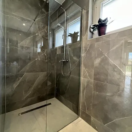 Vila Vasilj Privater Pool Unten, Whirlpool Mit Aussicht Oben, Ihr Urlaub, Ihre Wahl Apartment Vodice