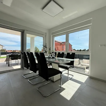 Vila Vasilj Privater Pool Unten, Whirlpool Mit Aussicht Oben, Ihr Urlaub, Ihre Wahl Apartment Vodice