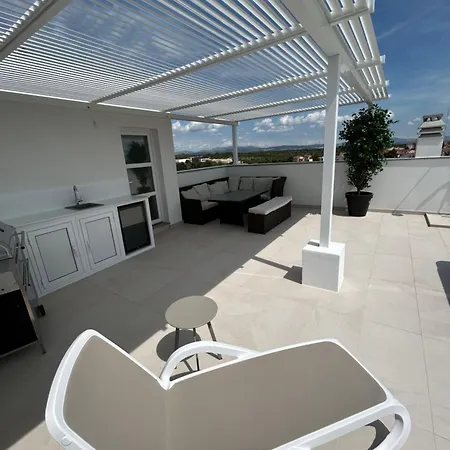 Apartment Vila Vasilj Privater Pool Unten, Whirlpool Mit Aussicht Oben, Ihr Urlaub, Ihre Wahl