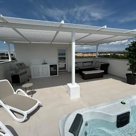 Vila Vasilj Privater Pool Unten, Whirlpool Mit Aussicht Oben, Ihr Urlaub, Ihre Wahl Apartment Vodice