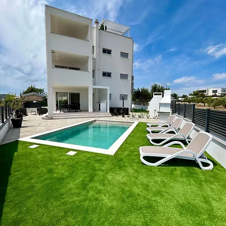 Apartment Vila Vasilj Privater Pool Unten, Whirlpool Mit Aussicht Oben, Ihr Urlaub, Ihre Wahl Vodice