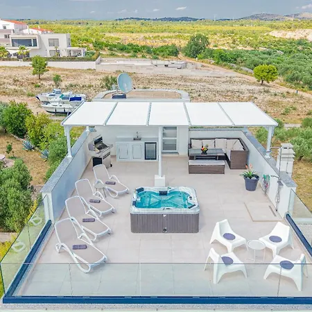 Lägenhet Vasilj Dein Eigener Pool Oder Dein Eigener Whirlpool Mit Aussicht, Dein Urlaub, Deine Privatsphaere, Deine Wahl *