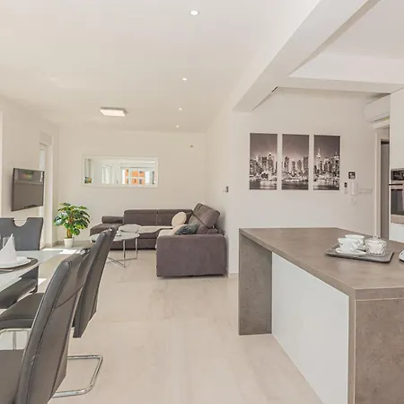 Vasilj Dein Eigener Pool Oder Dein Eigener Whirlpool Mit Aussicht, Dein Urlaub, Deine Privatsphaere, Deine Wahl Apartament