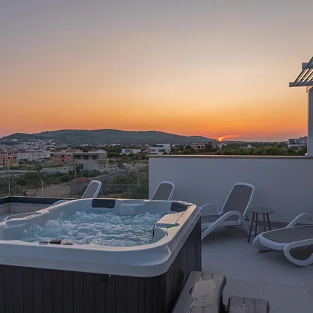 公寓 Vasilj Dein Eigener Pool Oder Dein Eigener Whirlpool Mit Aussicht, Dein Urlaub, Deine Privatsphaere, Deine Wahl