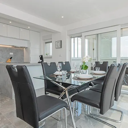 Vasilj Dein Eigener Pool Oder Dein Eigener Whirlpool Mit Aussicht, Dein Urlaub, Deine Privatsphaere, Deine Wahl * Vodice