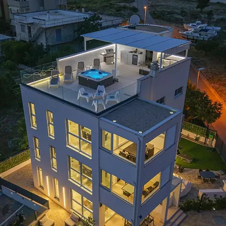 Lägenhet Vasilj Dein Eigener Pool Oder Dein Eigener Whirlpool Mit Aussicht, Dein Urlaub, Deine Privatsphaere, Deine Wahl Vodice