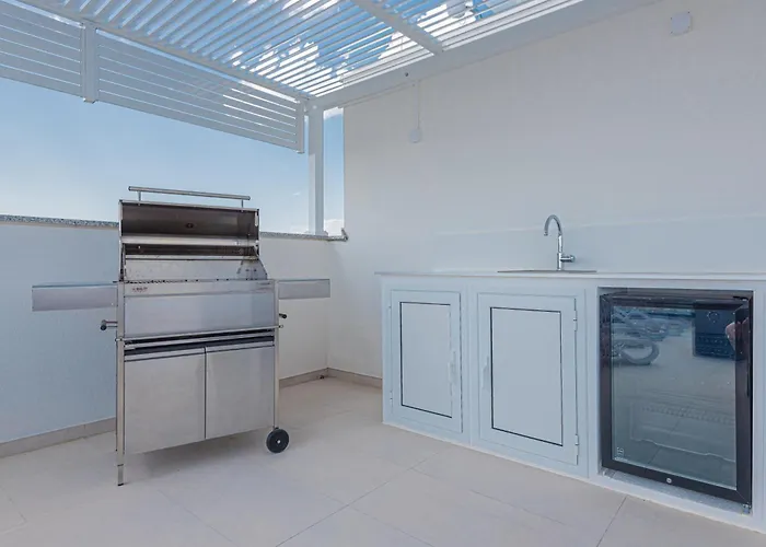 Appartement Vasilj Dein Eigener Pool Oder Dein Eigener Whirlpool Mit Aussicht, Dein Urlaub, Deine Privatsphaere, Deine Wahl Vodice