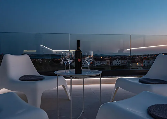 Vasilj Dein Eigener Pool Oder Dein Eigener Whirlpool Mit Aussicht, Dein Urlaub, Deine Privatsphaere, Deine Wahl Vodice