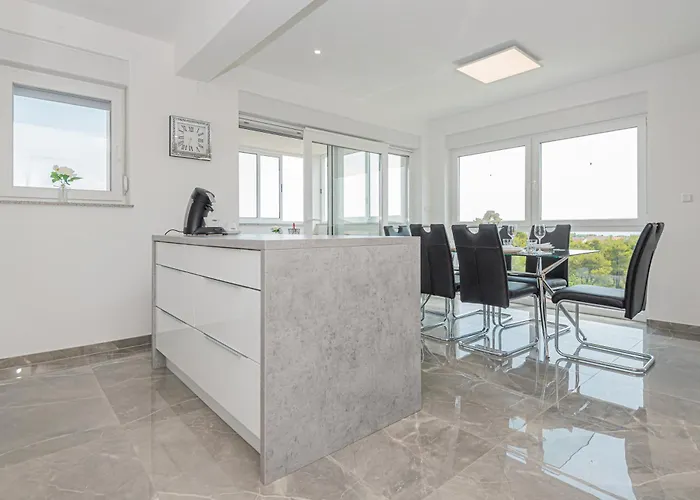 Vasilj Dein Eigener Pool Oder Dein Eigener Whirlpool Mit Aussicht, Dein Urlaub, Deine Privatsphaere, Deine Wahl Apartament *