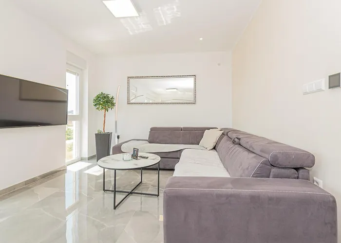 Appartement Vasilj Dein Eigener Pool Oder Dein Eigener Whirlpool Mit Aussicht, Dein Urlaub, Deine Privatsphaere, Deine Wahl *