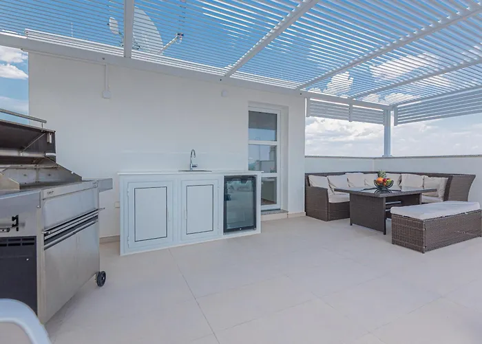 Vasilj Dein Eigener Pool Oder Dein Eigener Whirlpool Mit Aussicht, Dein Urlaub, Deine Privatsphaere, Deine Wahl Appartement Vodice