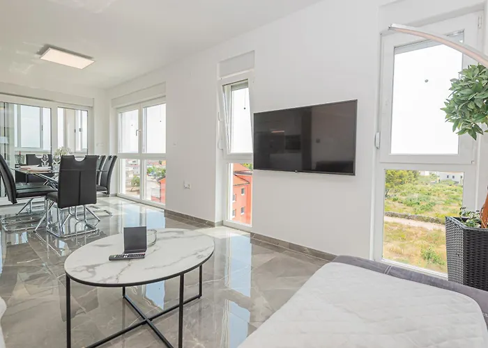 Appartement Vasilj Dein Eigener Pool Oder Dein Eigener Whirlpool Mit Aussicht, Dein Urlaub, Deine Privatsphaere, Deine Wahl Vodice