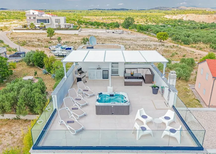 Appartement Vasilj Dein Eigener Pool Oder Dein Eigener Whirlpool Mit Aussicht, Dein Urlaub, Deine Privatsphaere, Deine Wahl *