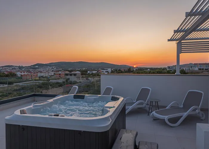 Appartement Vasilj Dein Eigener Pool Oder Dein Eigener Whirlpool Mit Aussicht, Dein Urlaub, Deine Privatsphaere, Deine Wahl