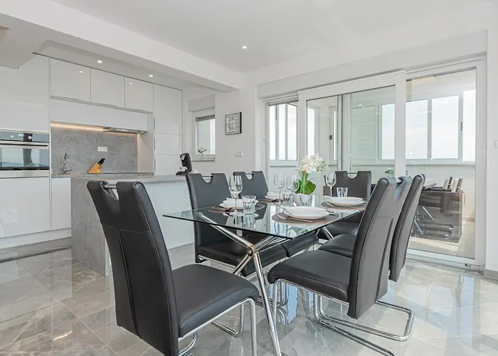 Vasilj Dein Eigener Pool Oder Dein Eigener Whirlpool Mit Aussicht, Dein Urlaub, Deine Privatsphaere, Deine Wahl * Vodice