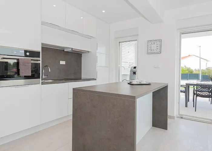 Vasilj Dein Eigener Pool Oder Dein Eigener Whirlpool Mit Aussicht, Dein Urlaub, Deine Privatsphaere, Deine Wahl Apartament *