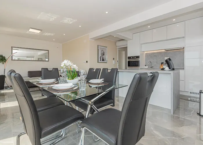 Appartement Vasilj Dein Eigener Pool Oder Dein Eigener Whirlpool Mit Aussicht, Dein Urlaub, Deine Privatsphaere, Deine Wahl *