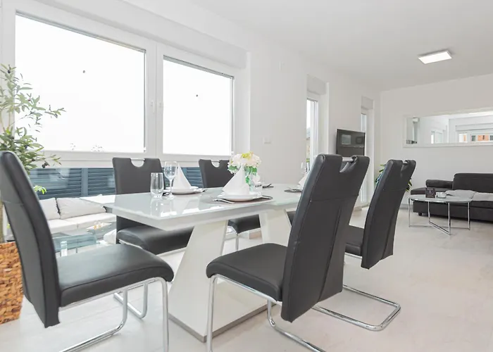 Vasilj Dein Eigener Pool Oder Dein Eigener Whirlpool Mit Aussicht, Dein Urlaub, Deine Privatsphaere, Deine Wahl Vodice