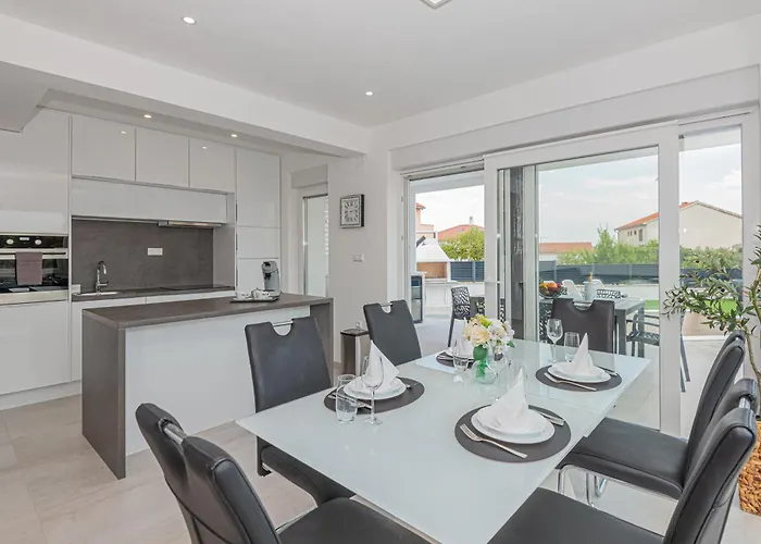 Vasilj Dein Eigener Pool Oder Dein Eigener Whirlpool Mit Aussicht, Dein Urlaub, Deine Privatsphaere, Deine Wahl Appartement *